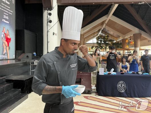 클럽메드푸껫의 액티비티 중 하나인 타이 쿠킹 클래스가 진행되는 모습. ⓒ 뉴스1 김형준 기자