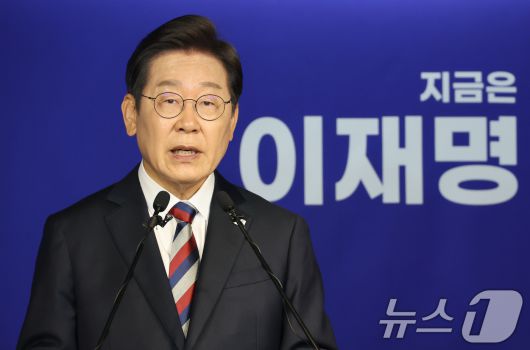 이재명 더불어민주당 대통령 후보가 25일 오전 서울 여의도 중앙당사에서 가진 기자간담회에서 발언하고 있다. 2025.5.25/뉴스1 ⓒ News1 이광호 기자