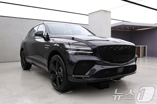 2제네시스 GV80 쿠페 블랙이 공개되고 있다. 2024.10.24/뉴스1 ⓒ News1 구윤성 기자