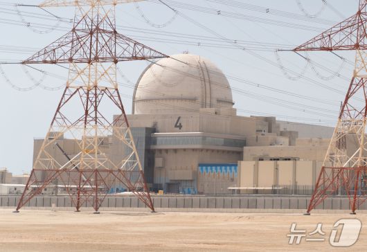 중동지역에서 한전이 수주한 원전. 사막 한 가운데 원전이 자리잡고 있다. (사진제공=산업통상자원부 공동취재단·한국전력)