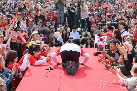 제21대 대통령 선거 사전투표 첫 날인 29일 김문수 국민의힘 대통령 후보가 인천 중구 자유공원에서 유세를 하고 있다. (공동취재) 2025.5.29/뉴스1 ⓒ News1 김민지 기자