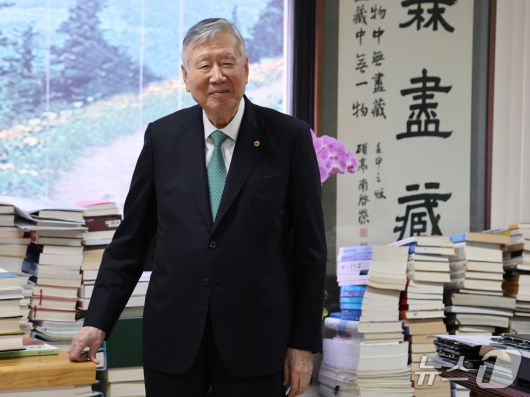 사단법인 대한노인회 회장인 이중근 부영그룹 회장(84) / 부영그룹 제공