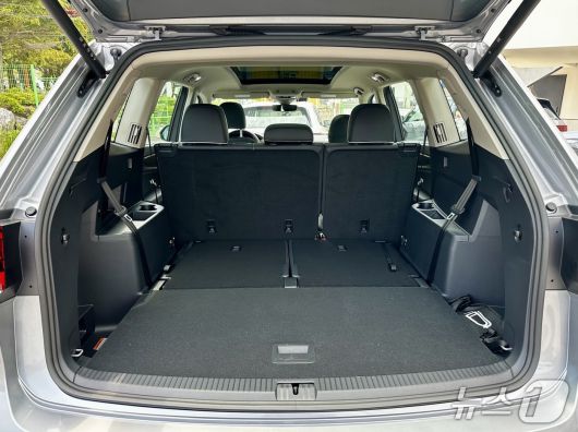 폭스바겐의 대형 SUV '신형 아틀라스'의 3열을 접었을 때 트렁크 공간.ⓒ 뉴스1 이동희 기자