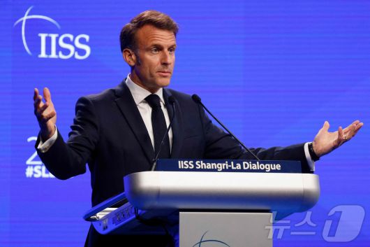 30일(현지시간) 에마뉘엘 마크롱 프랑스 대통령이 싱가포르에서 열린 제22차 아시아안보회의(샹그릴라 대화)에 참석해 연설하고 있다. 2025.05.30 ⓒ AFP=뉴스1 ⓒ News1 김지완 기자