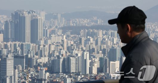서울 남산에서 바라본 아파트 단지 모습. 2025.1.2/뉴스1 ⓒ News1 임세영 기자