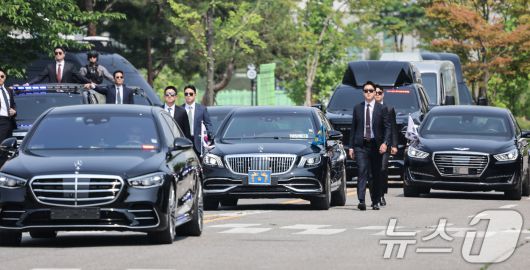 대통령경호처가 제21대 대통령 취임식을 앞두고 서울 강서구 경호안전교육원에서 대통령의 절대 안전 확보를 위한 경호 훈련 현장을 언론에 공개했다. 경호요원들이 취임식 퍼레이드를 시연하고 있다. (공동취재) 2025.5.27/뉴스1 ⓒ News1 허경 기자