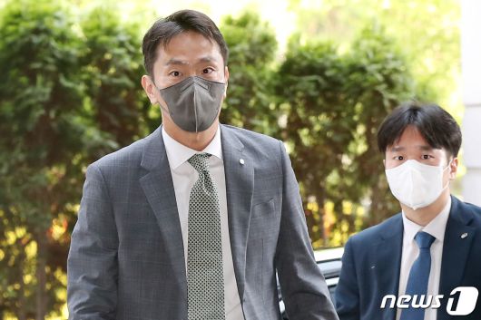 지난 2022년 6월 이복현 금융감독원장이 서울 영등포구 여의도 금감원으로 첫 출근하고 있다. 2022.6.8/뉴스1 ⓒ News1 민경석 기자