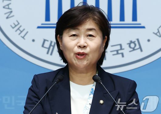 서영교 더불어민주당 의원이 지난 5일 서울 여의도 국회 소통관에서 제22대 국회 제2기 민주당 원내대표 출마를 선언하고 있다. 2025.6.5/뉴스1 ⓒ News1 김민지 기자