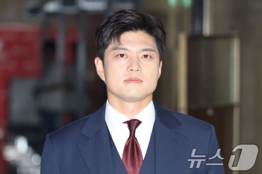 김용태 국민의힘 비상대책위원장이 지난 8일 오전 현안 관련 기자회견을 하기 위해 서울 여의도 국회에서 이동하고 있다. 2025.6.8/뉴스1 ⓒ News1 이광호 기자