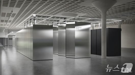 오류내성 양자컴퓨터 IBM 퀀텀 스탈링 랜더링 이미지(IBM 제공)