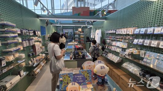 코리아트레인메이츠 서울역점 내부 모습. 2025.6.9/뉴스1 김동규 기자ⓒ 뉴스1