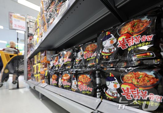 기사 이해를 돕기 위한 삼양식품의 '불닭볶음면' 자료 사진으로 기사 내용과 직접 관련 없음. ⓒ News1