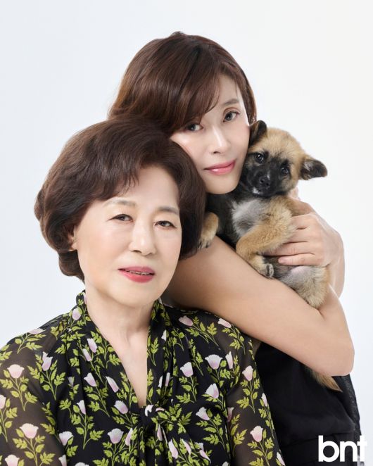 배우 예지원 모녀 / bnt 제공