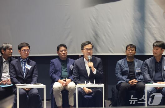 19일 오전 수원 라마다프라자호텔에서 열린 주4.5일제 시범사업 업무협약에서 김동연 경기도지사가 인사말을 하고 있다.(경기도 제공, 재판매 및 DB 금지)