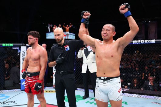 UFC 9승째를 따낸 박준용.(오른쪽).(UFC 제공)