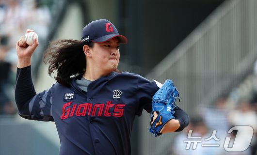 롯데 자이언츠 김원중. / 뉴스1 DB ⓒ News1 구윤성 기자