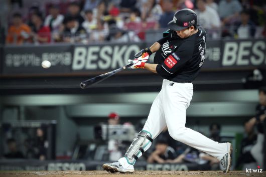 KT 위즈로 이적 후 맹활약 중인 이정훈. (KT 제공)