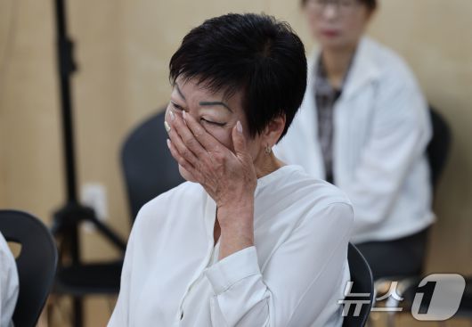 27일 광주 광산구 고려인진료소에서 열린 독립유공자 후손 특별귀화자 초청 감사행사에서 박림마 씨가 가족사를 공유하고 있다. 2025.6.27/뉴스1 ⓒ News1 박지현 기자