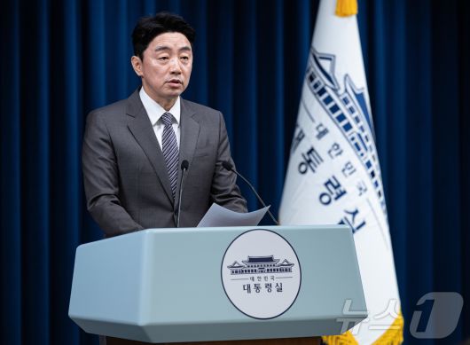 강훈식 대통령 비서실장이 29일 서울 용산구 대통령실 청사에서 기획재정부·교육부·산업통상자원부·법무부·행정안전부·보건복지부 등 6개 부처 장관 인사 관련 브리핑을 하고 있다. 2025.6.29/뉴스1 ⓒ News1 이재명 기자