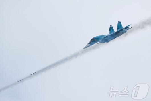 러시아 수호이-34(Su-34) 전투기. 2025.6.29. ⓒ 로이터=뉴스1