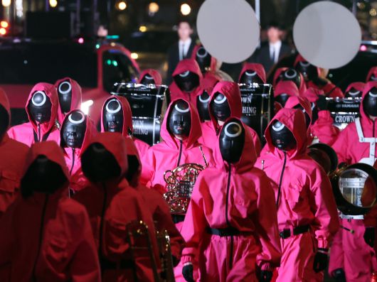 28일 오후 서울 광화문광장에서 서울광장까지 '오징어 게임 시즌3 글로벌 피날레 퍼레이드'가 진행되고 있다. 2025.6.28/뉴스1 ⓒ News1 황기선 기자