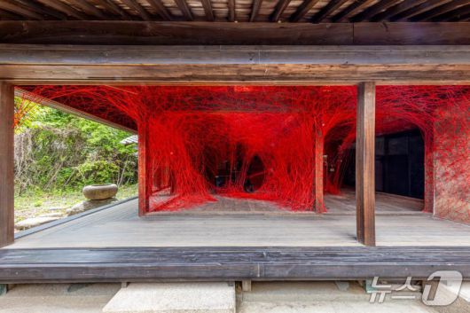 데시마 섬에 자리한 치하루 시오타의 섬의 기억(Memory of Lines)(Shintaro Miyawaki 제공)