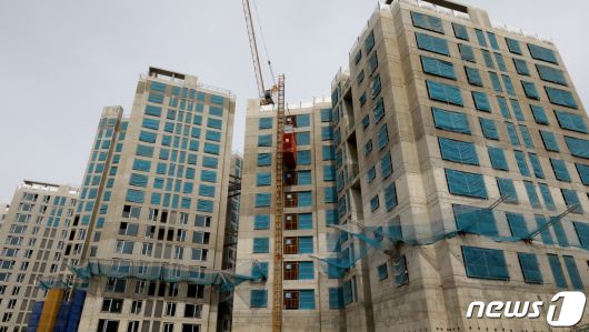 서울 동작구에 위치한 아파트 신축현장의 모습. 뉴스1 ⓒ News1 장수영 기자