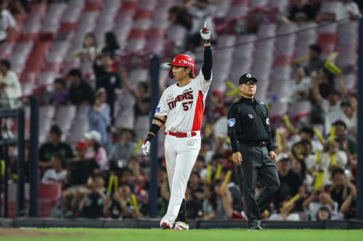 KIA 타이거즈 고종욱이 3일 열린 KBO리그 광주 SSG 랜더스전에서 결승타 포함 3안타로 활약해 팀의 3-2 승리를 이끌었다. (KIA 타이거즈 제공)