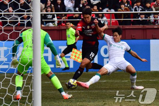 포항 스틸러스의 이호재 2025.2.15/뉴스1 ⓒ News1 최창호 기자