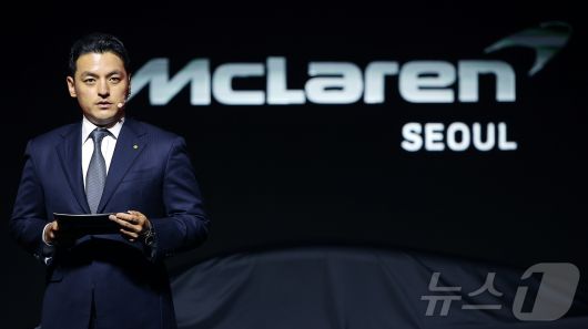 권혁민 도이치오토모빌그룹 대표가 4일 서울 중구 장충단로 반얀트리 클럽 앤 스파 서울에서 열린 맥라렌 서울 리론칭 이벤트에서 축사를 하고 있다. 2025.7.4/뉴스1 ⓒ News1 김진환 기자