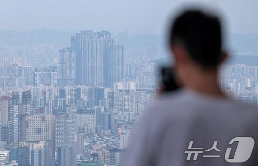 서울 남산에서 바라본 서울 아파트 단지 모습. 2025.7.6/뉴스1 ⓒ News1 김성진 기자