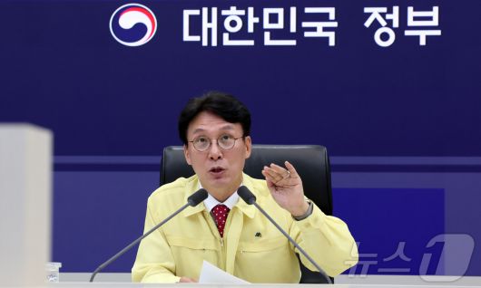 김민석 국무총리가 7일 오전 세종시 정부세종청사 중앙재난안전상황실에서 여름철 재난 대비 상황을 점검하며 발언하고 있다. 2025.7.7/뉴스1 ⓒ News1 김기남 기자