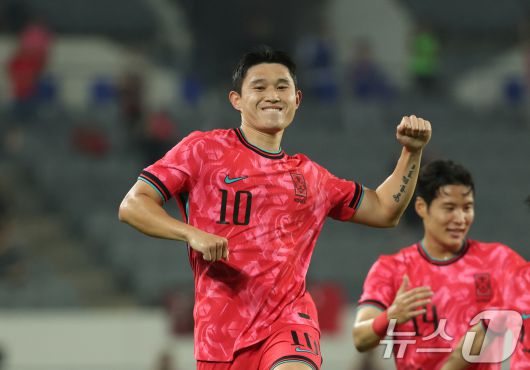 이동경이 7일 오후 경기 용인시 처인구 용인미르스타디움에서 열린 2025 동아시아축구연맹(EAFF) E-1 챔피언십 남자부 대한민국과 중국의 경기에서 선제골을 넣고 기뻐하고 있다. 2025.7.7/뉴스1 ⓒ News1 김영운 기자