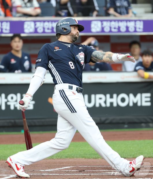 11일 대전 한화생명볼파크에서 열린 '2025 신한 SOL 뱅크 KBO리그' 프로야구 한화이글스 대 두산베어스 경기에서 두산 케이브가 타격하고 있다. 2025.6.11/뉴스1 ⓒ News1 김기남 기자