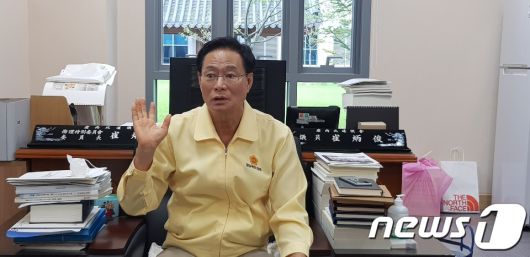 최병준 경북도의회 부의장(의장직무대리)이 "미국산 사과 수입이 현실화되면 경북 농가는 물론 국내 과수 산업 전체가 회복 불가능한 타격을 입을 것"이라며 "정부가 즉각 검토를 중단하고 책임 있는 입장을 밝혀야 한다"고 말했다. ⓒ News1 김대벽 기자