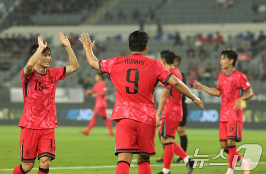 주민규가 7일 오후 경기 용인시 처인구 용인미르스타디움에서 열린 2025 동아시아축구연맹(EAFF) E-1 챔피언십 남자부 대한민국과 중국의 경기에서 골을 넣은 뒤 기뻐하고 있다. 2025.7.7/뉴스1 ⓒ News1 김영운 기자