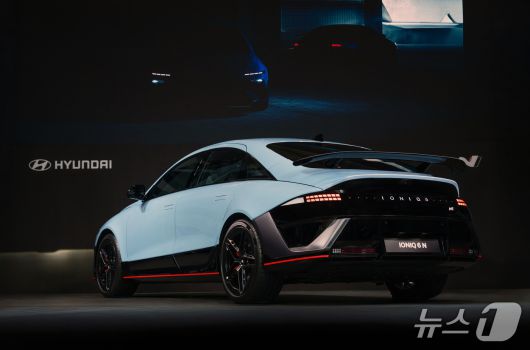 현대차의 고성능 전기 세단 '아이오닉 6 N' 후측면.(현대차 제공)