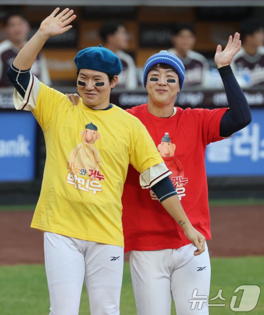 12일 오후 대전 한화생명볼파크에서 열린 '2025 신한 SOL Bank KBO 올스타전'에서 박건우와 박민우가 퍼포먼스를 선보이고 있다. 2025.7.12/뉴스1 ⓒ News1 김기태 기자