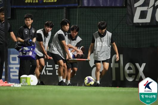 인천은 최근 허리에서 중요한 역할을 하던 미드필더 문지환이 부상으로 시즌 아웃 판정을 받았다. (한국프로축구연맹 제공)