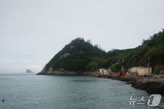 죽항도 동쪽끝의  문필봉.  2025.7.11/뉴스1 ⓒ News1 조영석 기자