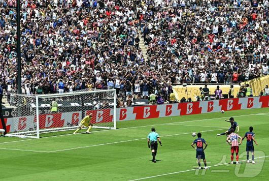 클럽월드컵에서 득점하는 이강인 ⓒ AFP=뉴스1