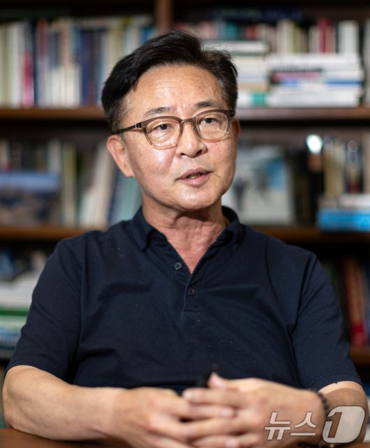 홍용표 전 통일부 장관이 서울 성동구 한양대학교에서 뉴스1과 인터뷰하고 있다. ⓒ News1 이승배 기자