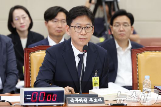 배경훈 과학기술정보통신부 장관 후보자가 14일 오후 서울 여의도 국회 과학기술정보방송통신위원회에서 열린 인사청문회에서 의원 질의에 답하고 있다. 2025.7.14/뉴스1 ⓒ News1 안은나 기자