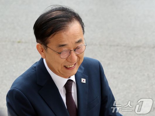 김윤덕 국토교통부 장관 후보자가 15일 오전 경기 과천시 정부과천청사에 마련된 인사청문회 사무실로 출근하고 있다. 2025.7.15/뉴스1 ⓒ News1 황기선 기자