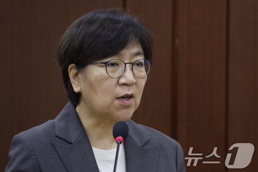 정은경 보건복지부 장관 후보자가 18일 오전 서울 여의도 국회 보건복지위원회에서 열린 인사청문회에 출석해 인사말을 하고 있다 2025.7.18/뉴스1 ⓒ News1 안은나 기자