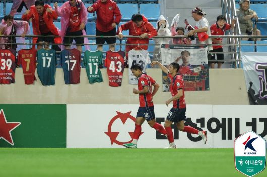 김천 상무의 원기종이 득점 후 세리머니를 하고 있다. (한국프로축구연맹 제공)