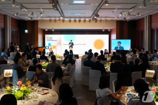 윤상현 CJ ENM 대표가 행사에서 발언하고 있다.(CJ ENM 제공)