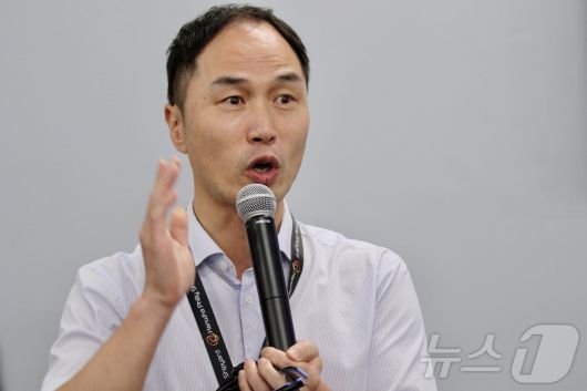 지난 16일(현지시간) 미국 펜실베이니아주 필라델피아 소재 한화필리십야드에서 이종무 조선소장이 회사 현황에 대해 브리핑을 진행하고 있다. ⓒ News1 류정민 특파원