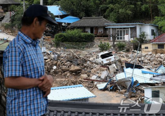 22일 폭우와 산사태 피해를 입은 경남 산청군 신등면 율현마을이 쑥대밭이 돼있다. 2025.7.22/뉴스1 ⓒ News1 윤일지 기자