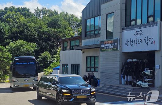 산청 산사태로 목숨을 잃은 고인의 발인이 22일 산청장례식장에서 진행됐다. 2025.7.22/뉴스1 한송학기자